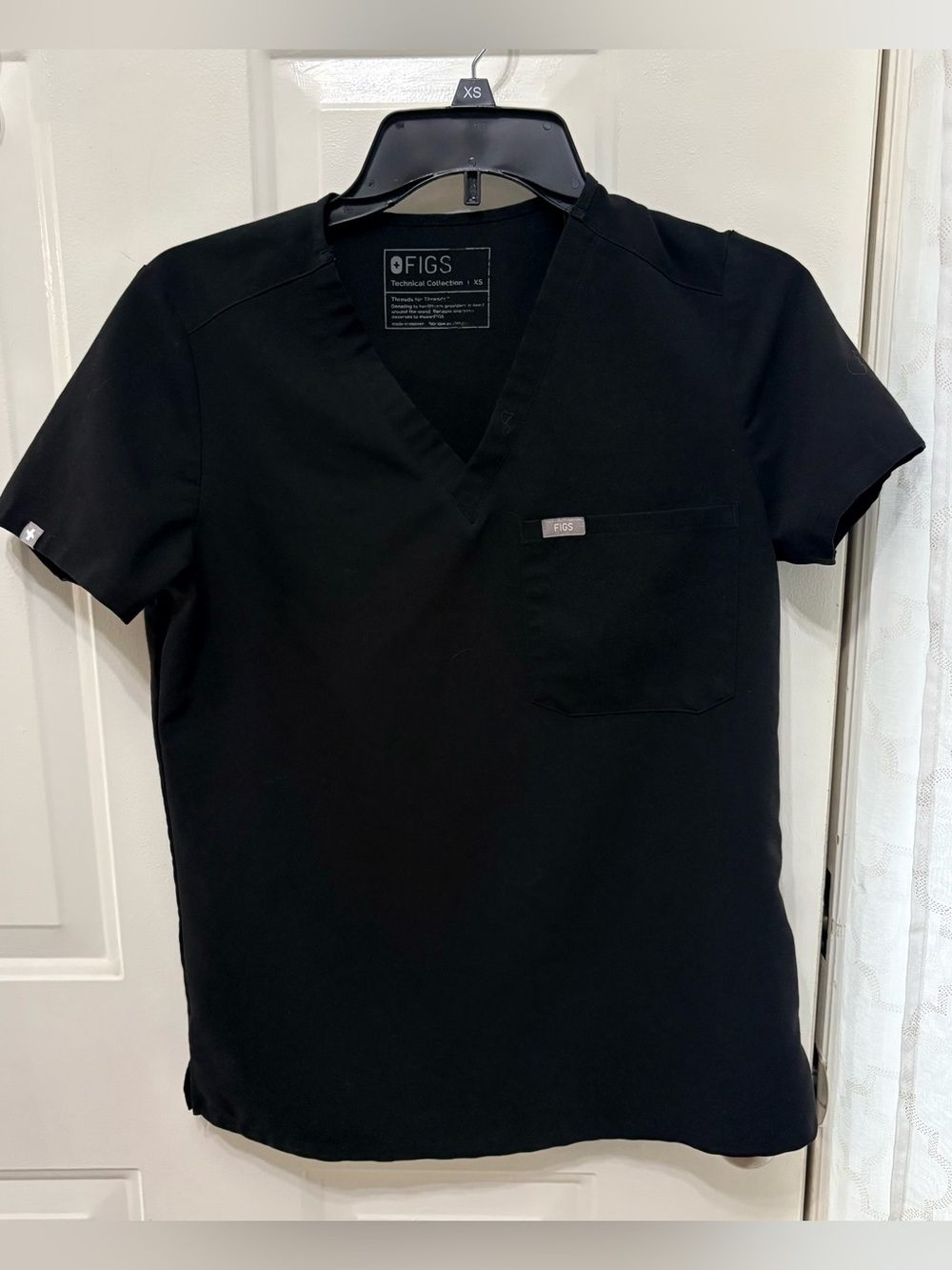 Figs V-Neck scrub shirt. Sz XS